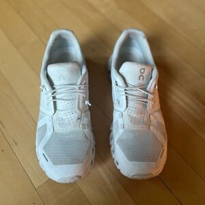 On Cloud 5 Sneakers - White Size 9